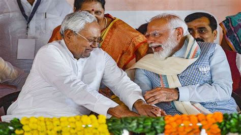 Nitish Kumar Predicts More Than 4000 Seats For NDA And Touches Modi