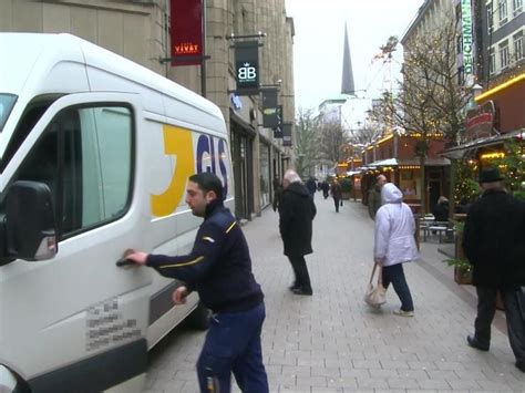 GLS Newsroom : GLS Germany: Paketzusteller in der Vorweihnachtszeit