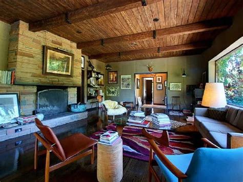 Chris Pine House: Inside His Los Feliz Bungalow and More!