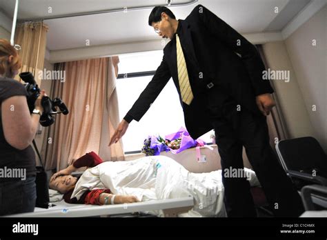 Worlds Tallest Zhang Juncai Who Hi Res Stock Photography And Images Alamy