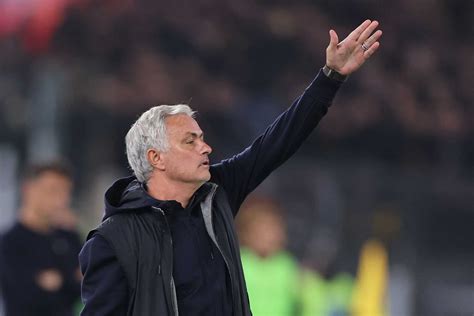 Jos Mourinho O Treinador Mais Rico Do Mundo