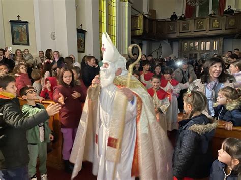 Sveti Nikola Razveselio Je Na E Najmla E Upljane Sv Antun