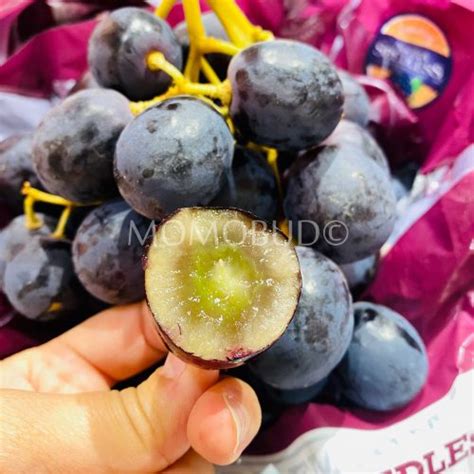 Premium Adora Black Seedless Grapes 1kg — Momobud