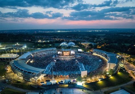 The 11 Largest Stadiums in the United States // ONE37pm