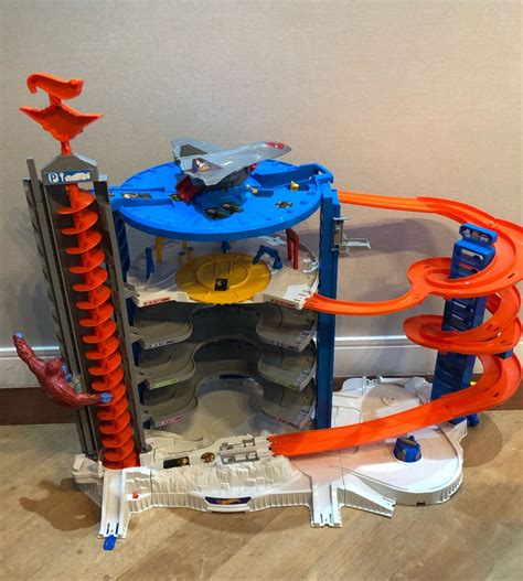 Hot Wheels Super Ultimate Garage Brinquedo para Bebês Hot Wheels Usado 38303642 enjoei