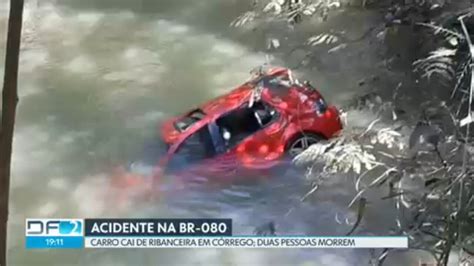 V Deo Casal Encontrado Morto Dentro De Carro Submerso Em C Rrego De