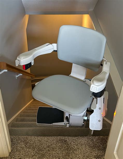 A Custom Stair Lift Installation in Leawood: Project Spotlight