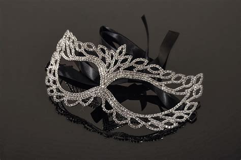 RM0005 Rhinestone Masquerade Mask - FH2.ca