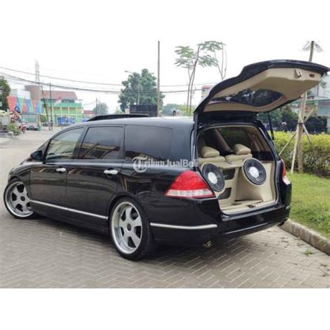 Mobil Honda Odyssey RB1 2004 Matic Bekas Terawat Surat Lengkap Di