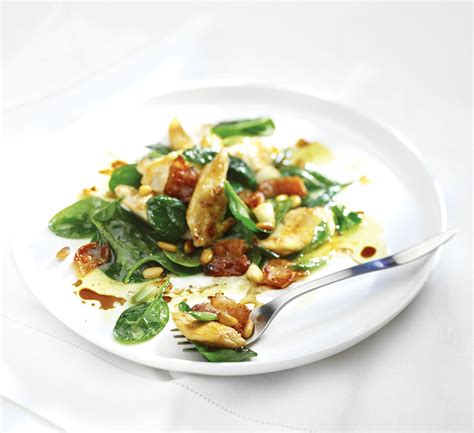 Warm Chicken, Bacon and Spinach Salad - Delicious italian recipe - Filippo Berio