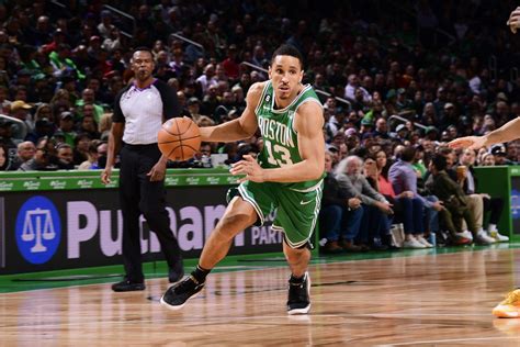 Uva Basketballs Malcolm Brogdon Wins Nba Sixth Man Of The Year Award