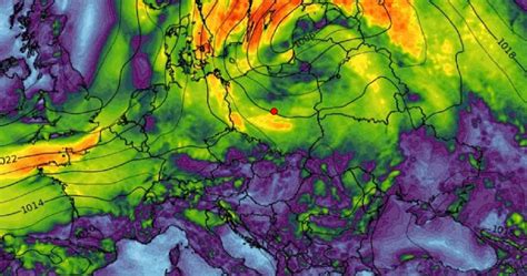 Pogoda Cyklon Dawid Namiesza Burze Deszcz I Grad Wydarzenia W