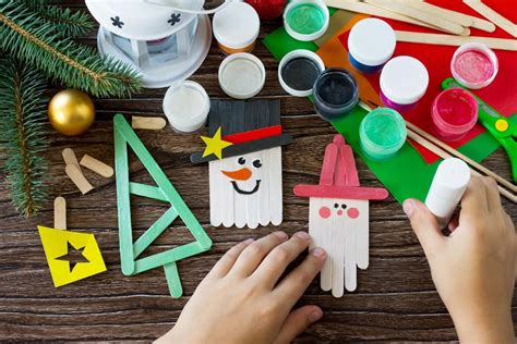 I'm Dreaming Of A DIY Christmas: Fun Christmas Crafts • FamilyApp