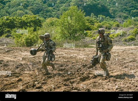 Direct And Indirect Fire Exercise Hi Res Stock Photography And Images