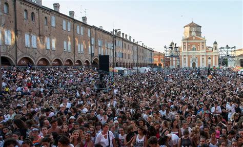 Giovane Rapinato Con Un Coltello E Sfregiato Al Volto Gazzetta Di Modena