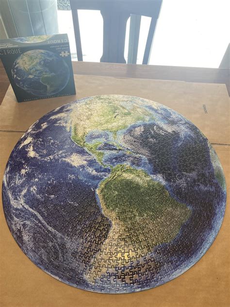 1000 piece circular globe puzzle : r/Jigsawpuzzles