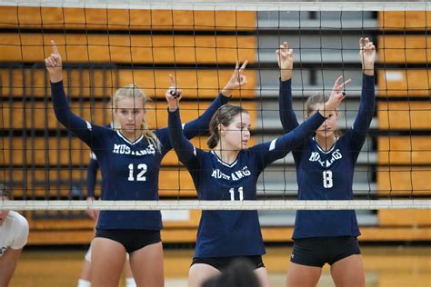 Varsity Photos Sda Girls Volleyball