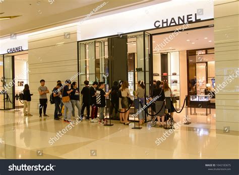 3,700 Chanel shop Stock Photos, Images & Photography | Shutterstock