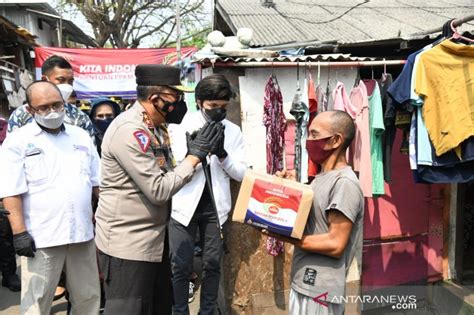 Bagikan Bansos Pada Warga Terdampak Ppkm Polri Gandeng Atta Halilintar