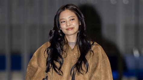 BLACKPINK S Jennie Kim Gave The Naked Dress Trend A Boho Spin See Photos Teen Vogue