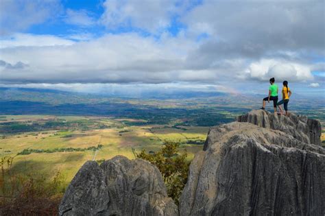 Imagen De Gente Mujer Viajes De Aventura Al Aire Libre Senderismo