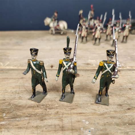 Soldats De Plomb Anciens Er Empire Chasseurs Cbg France Le