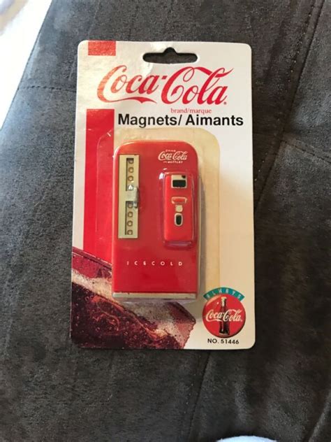 1995 Coca Cola Vending Machine Refrigerator Magnet 51446 MOC