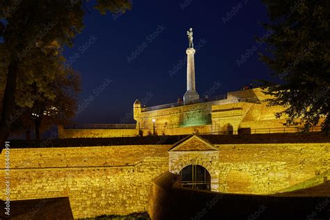 Night view of the Belgrade Fortress (Kalemegdan) with Victor monument ...