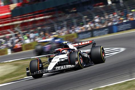 F1イギリスfp2速報｜レッドブルのフェルスタッペンが最速。サインツjrとアルボンが続く角田裕毅は18番手（