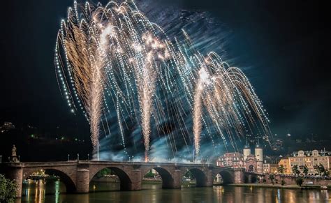 Br Uche Traditionen An Silvester Jahreswechsel Rituale Themen