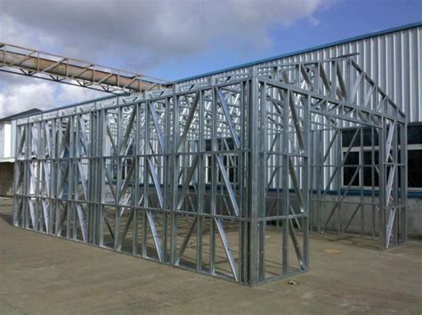 Fireproof Light Steel Frame Metal Prefab Car Shed With Steel Sheet Cladding