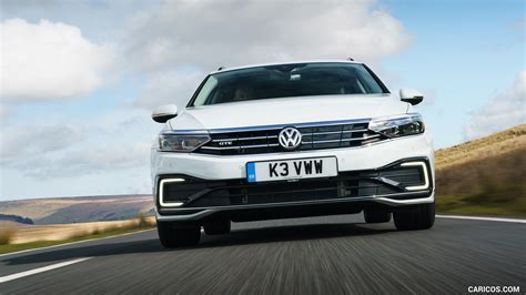 2020 Volkswagen Passat Gte Advance Estate Uk Spec Plug In Hybrid Front