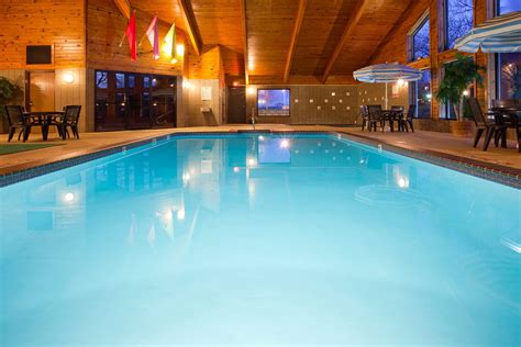 AmericInn by Wyndham Charlevoix | Charlevoix, MI Hotels