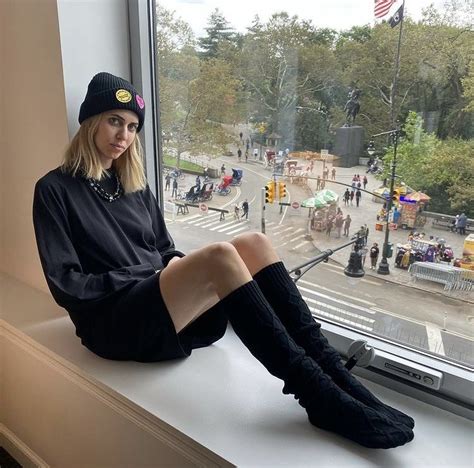 Hila Klein In 2023 Hila Klein Classy Streetwear Pinterest Outfits