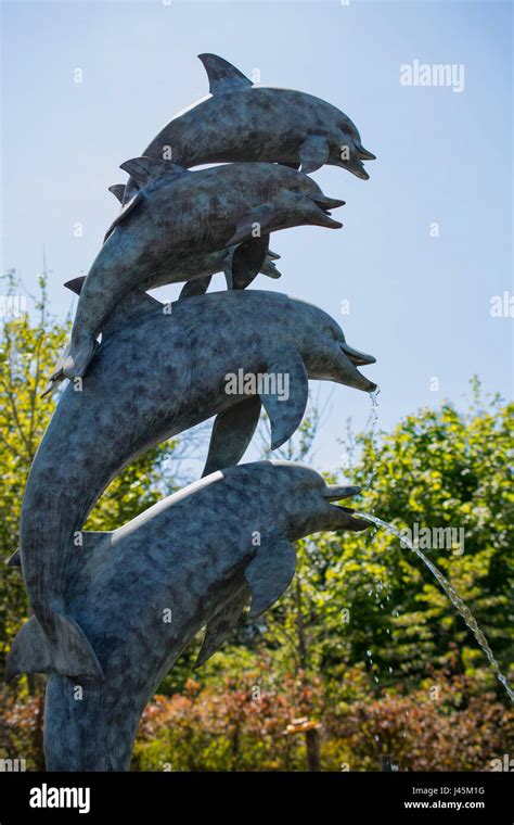 Dolphin Water Fountain Hi Res Stock Photography And Images Alamy