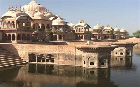 Kusum Sarovar Mathura, Tomb of Maharaja Surajmal, History