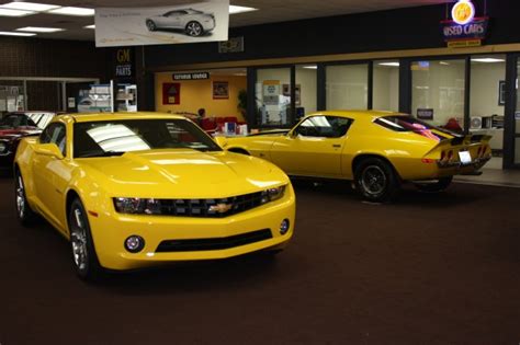 Q-C Chevy dealers unveil new Camaro