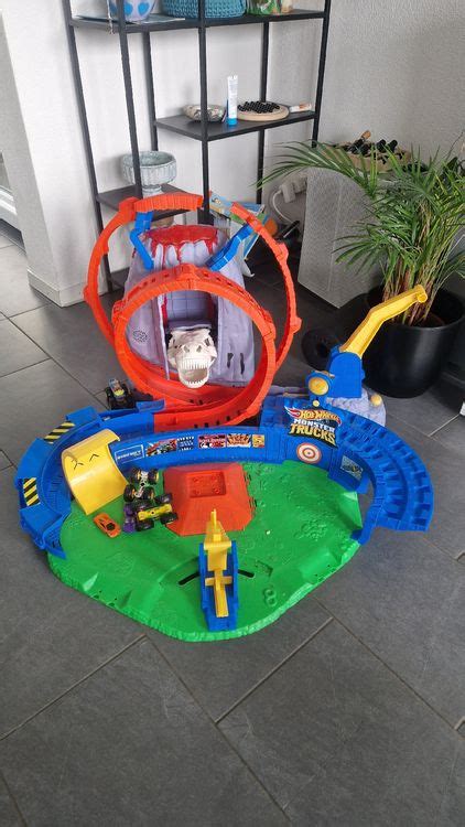Hot Wheels Bahn Monstertruck Gebraucht in Oftringen für CHF 1 mit Lieferung auf Ricardo kaufen