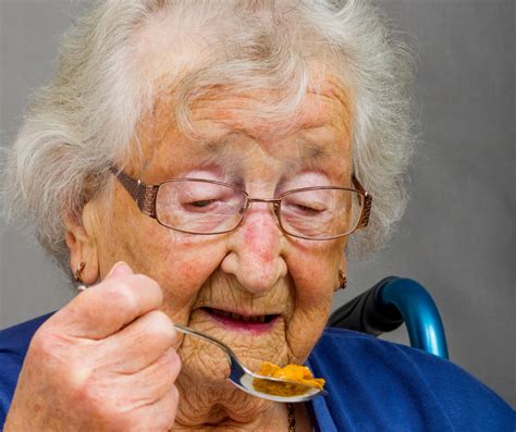 Six Tips To Make Mealtimes Easier For A Person With Alzheimers