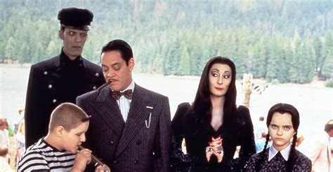 'Addams Family Values' Is a Brilliant Thanksgiving Film - The Atlantic