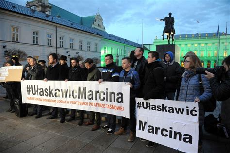 Protest Przed Pa Acem Prezydenckim Domagali Si U Askawienia Zdj Cia