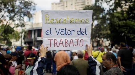 Trabajadores venezolanos llevan 751 días sin recibir un aumento de