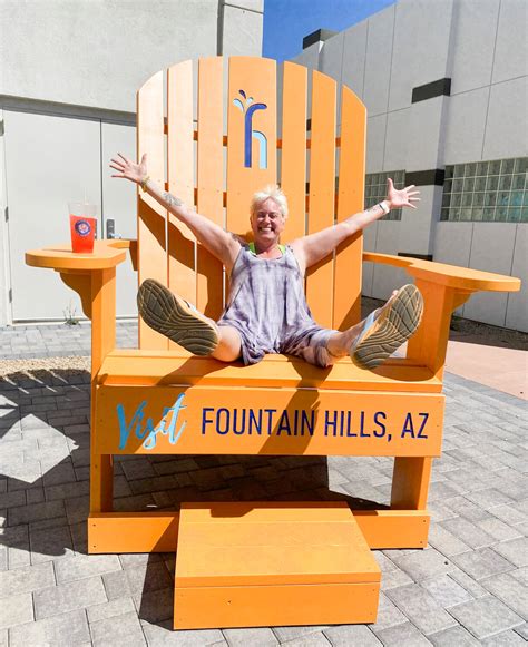 Fountain Hills Chamber Adds Giant Chair To Collection Fountain Hills