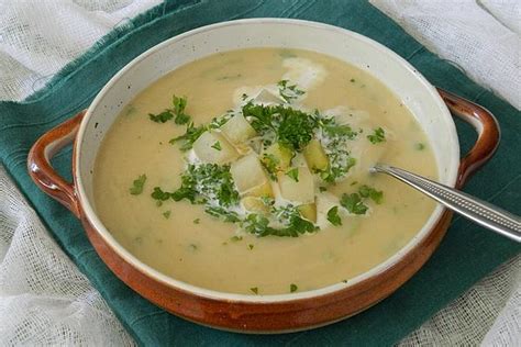 Hearty Kohlrabi Potato Soup