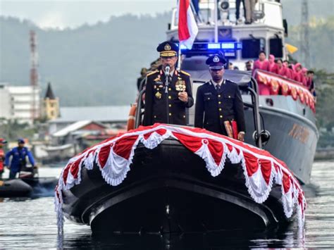 Hut Ke Ri Kapolda Maluku Pimpin Upacara Di Laut Tagar