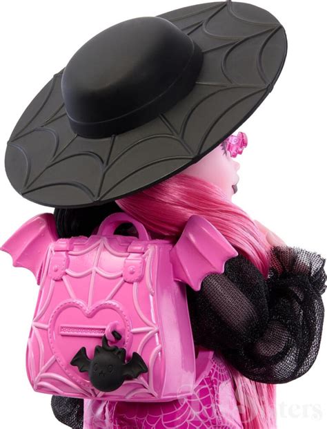 Monster High Signature Draculaura 2023 Toy Sisters