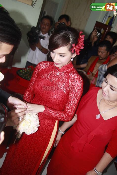 Hot girl Quỳnh Chi được đón dâu bằng một đoàn siêu xe