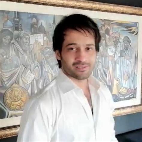 elegant   waqar zaka   change reviewitpk