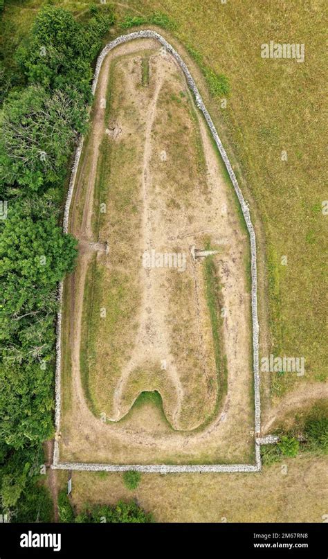 Belas Knap 5000 year Neolithic chambered long barrow near Winchcombe ...