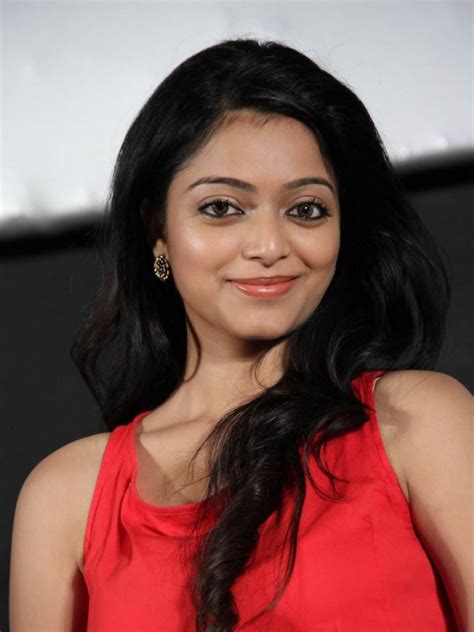 Actress Janani Iyer Pictures Indian Actresses Wallpapers Gallery